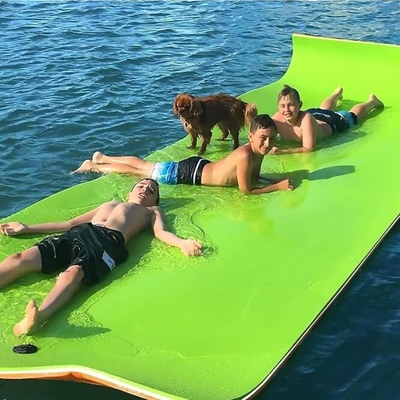 Duurzaamheid Comfort Outdoor XPE Foam Pad Floating Blanket Waterdicht Traanbestendig Aantrekkelijke kleur voor buiten
