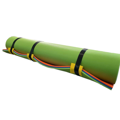 Gepersonaliseerde grootte Kleur Water Mat Floating Pad 3 laag Traanbestendige XPE-schuim met een elastische Bungee Tether Floating Mat