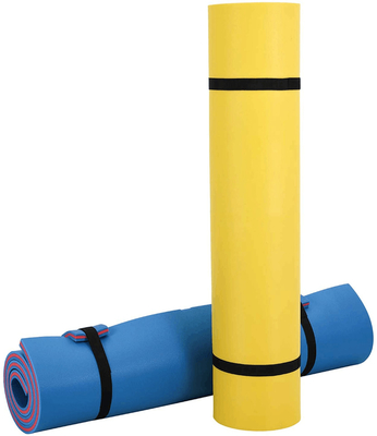 Gepersonaliseerde grootte Kleur Water Mat Floating Pad 3 laag Traanbestendige XPE-schuim met een elastische Bungee Tether Floating Mat