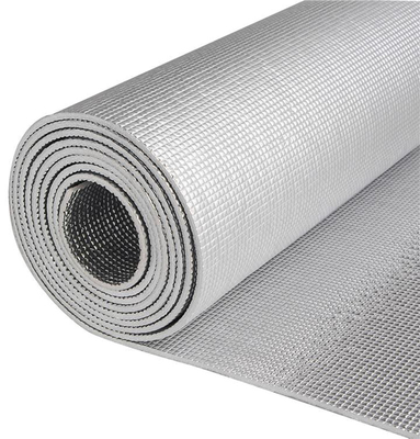 Hoogdichtheids PE-schuim met reflecterende aluminiumfolie aan de zijkant Isolatie onder tapijten Laminat of vinyl