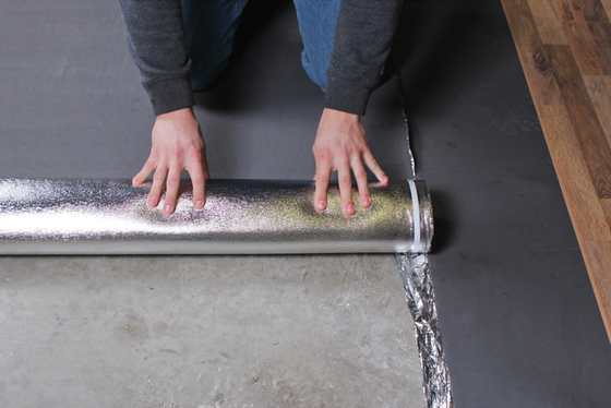 Hoogdichtheids PE-schuim met reflecterende aluminiumfolie aan de zijkant Isolatie onder tapijten Laminat of vinyl