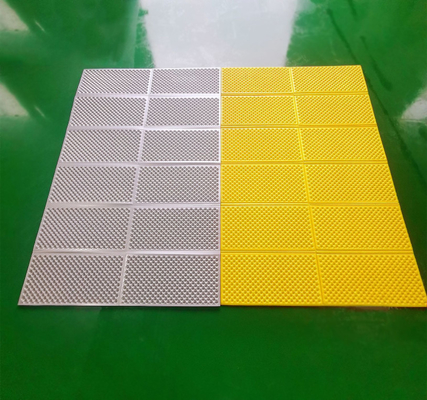 Waterdicht dubbel opvouwbaar slaapmatten Aluminium film gesloten cel schuim slaappad voor kamperen 2 persoon